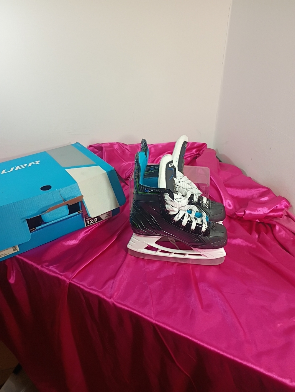 Bauer X-LP Ice Hockey Skates Youth Size 12 NWB. Condition is New with box.